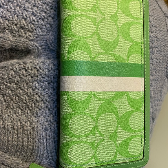 Coach Zip around wallet - Picture 2 of 5